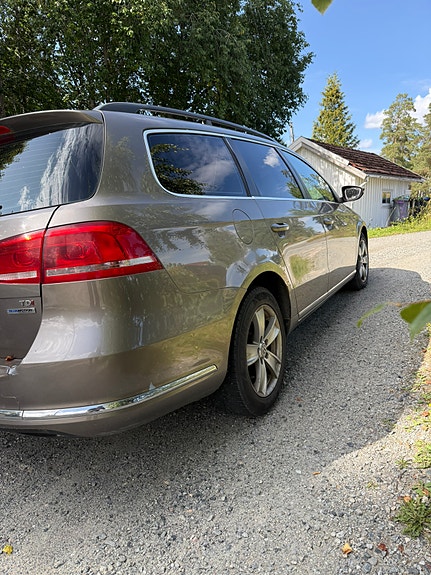 Volkswagen Passat 3 of 13