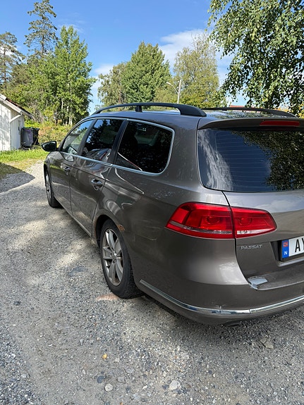 Volkswagen Passat 5 of 13