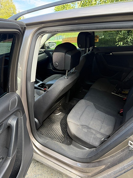 Volkswagen Passat 10 of 13