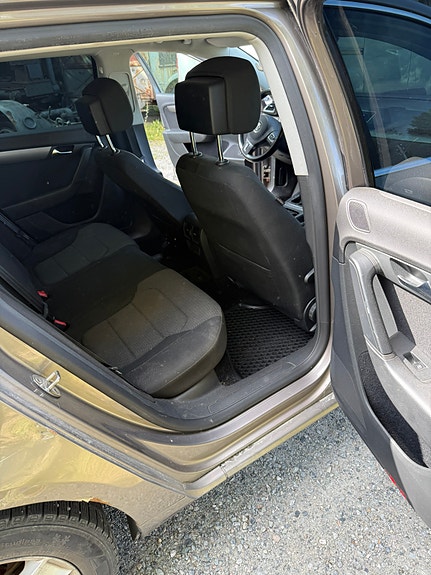 Volkswagen Passat 11 of 13