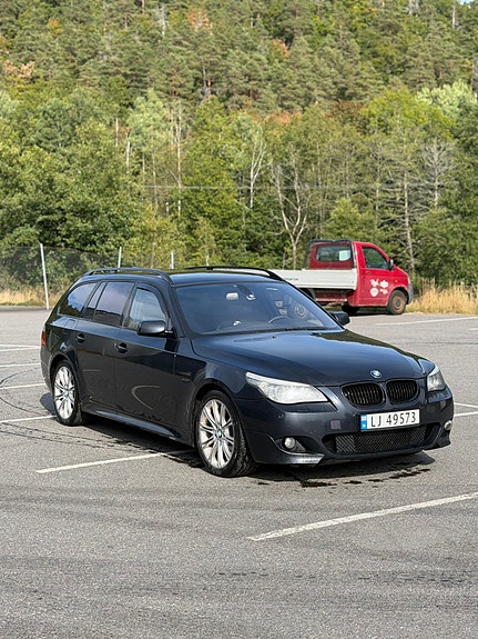 BMW 530xd 2 of 8