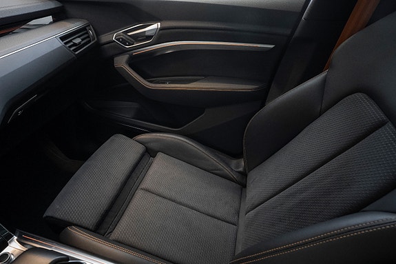 Audi e-tron 23 of 27