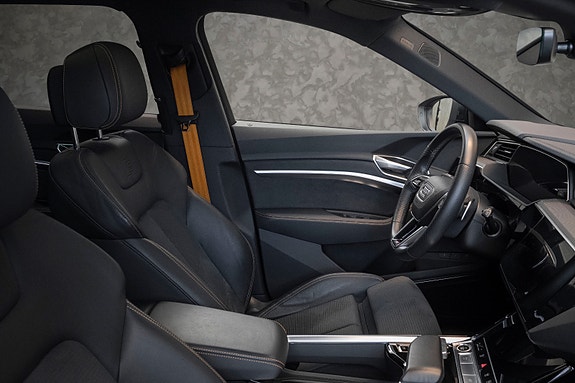 Audi e-tron 20 of 27