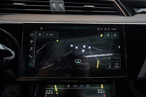 Audi e-tron 26 of 27