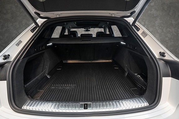 Audi e-tron 18 of 27