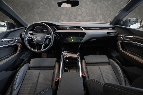 Audi e-tron 17 of 27