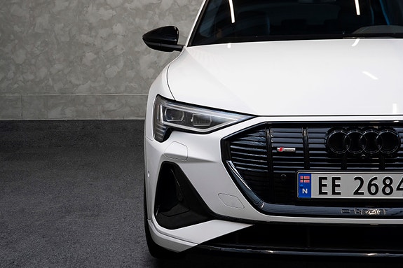 Audi e-tron 6 of 27