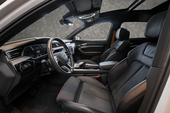 Audi e-tron 14 of 27