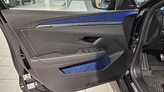 Renault Scenic E-Tech 9 of 30