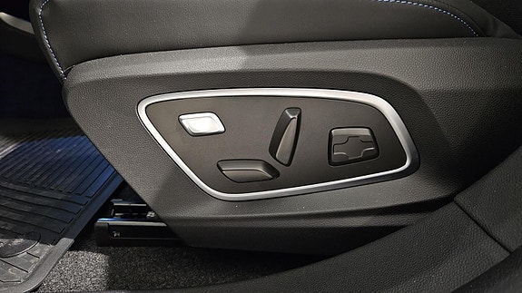 Renault Scenic E-Tech 11 of 30
