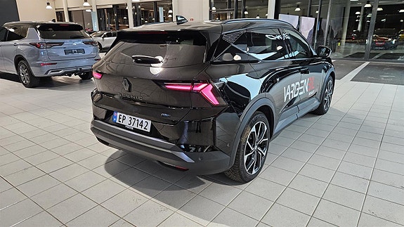 Renault Scenic E-Tech 7 of 30
