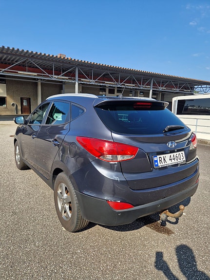 Hyundai Tucson 2 of 24
