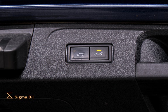 Volkswagen Passat 16 of 30