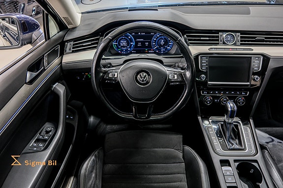 Volkswagen Passat 29 of 30