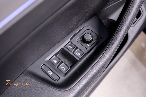 Volkswagen Passat 27 of 30