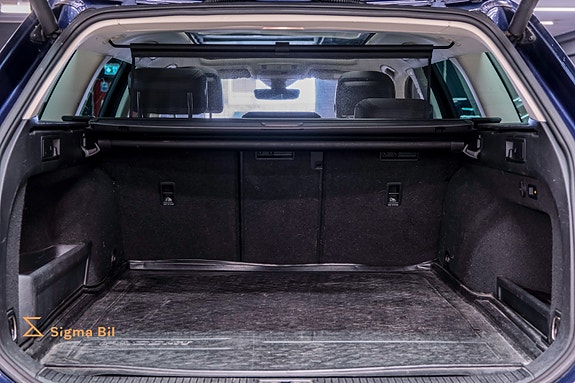 Volkswagen Passat 14 of 30