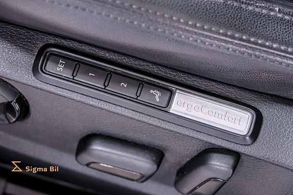 Volkswagen Passat 23 of 30