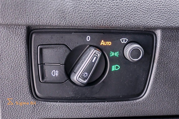 Volkswagen Passat 24 of 30