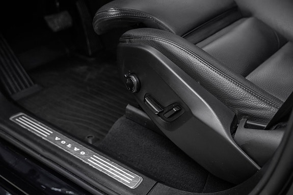 Volvo XC90 13 of 30