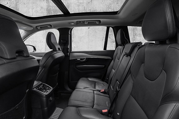 Volvo XC90 14 of 30