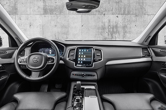 Volvo XC90 15 of 30