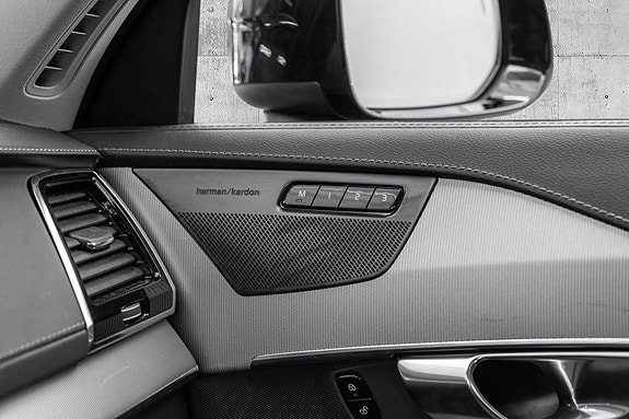 Volvo XC90 22 of 30