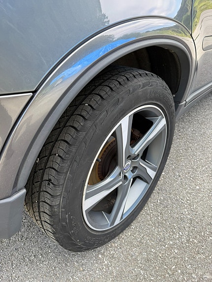 Volvo XC90 8 of 15
