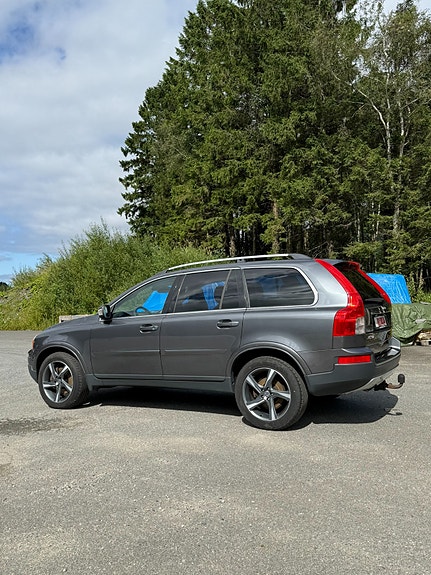 Volvo XC90 5 of 15