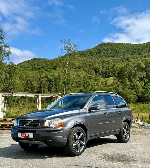 Volvo XC90 3 of 15