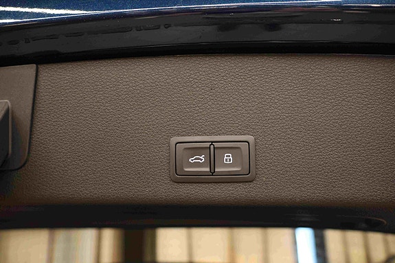 Audi e-tron 14 of 30