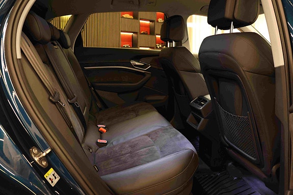 Audi e-tron 12 of 30