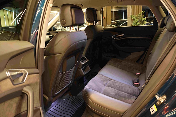 Audi e-tron 18 of 30