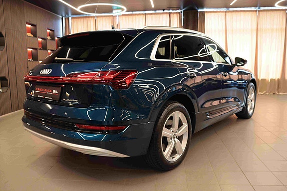 Audi e-tron 7 of 30