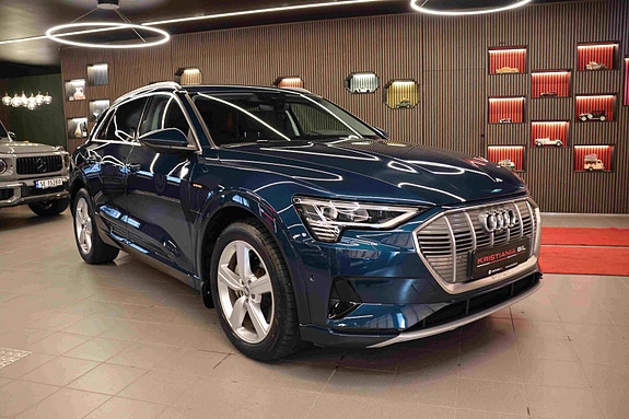 Audi e-tron 3 of 30