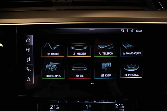 Audi e-tron 28 of 30