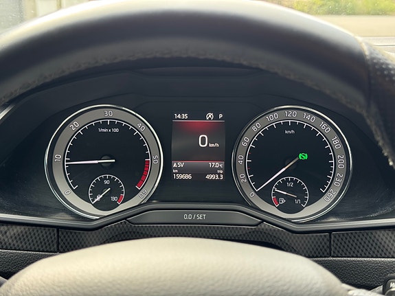 Skoda Superb 28 of 30