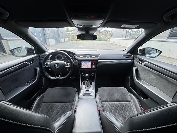 Skoda Superb 16 of 30