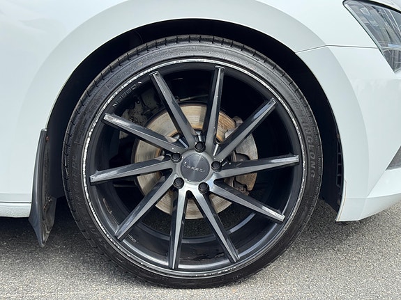 Skoda Superb 15 of 30