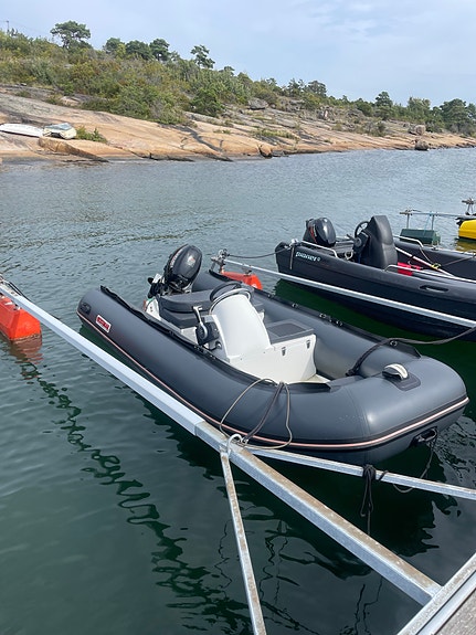 Lite brukt Suzumar 2020 modell med Suzuki motor. 2 of 3