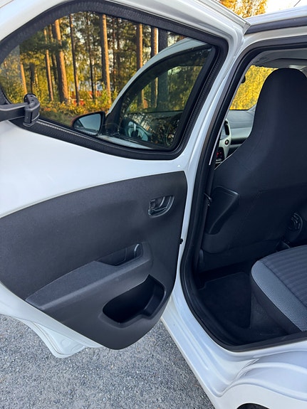 Toyota Aygo 5 of 26
