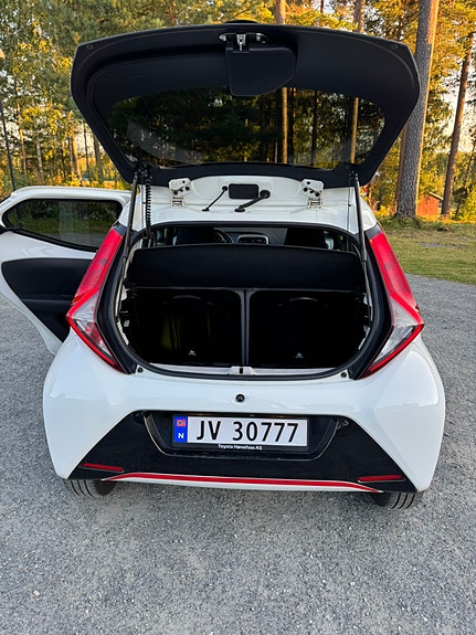 Toyota Aygo 2 of 26
