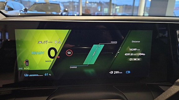 Renault Scenic E-Tech 12 of 30