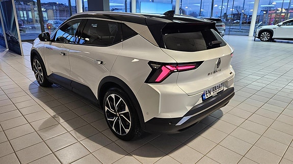 Renault Scenic E-Tech 5 of 30