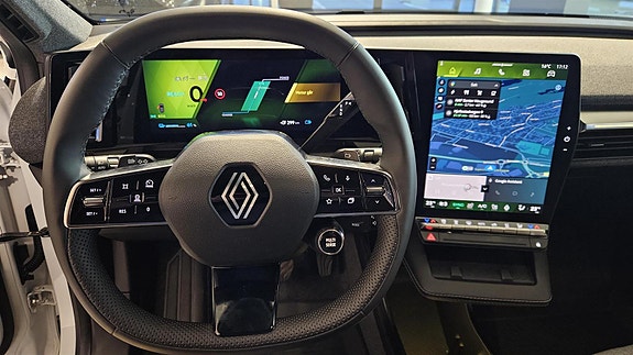Renault Scenic E-Tech 14 of 30