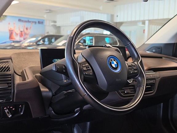 BMW i3 9 of 24