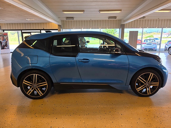 BMW i3 6 of 24