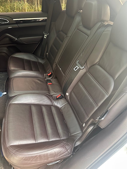 Porsche Cayenne 5 of 12