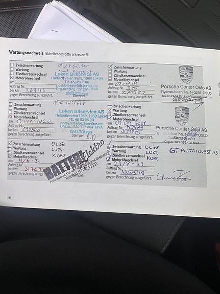 Porsche Cayenne 11 of 12