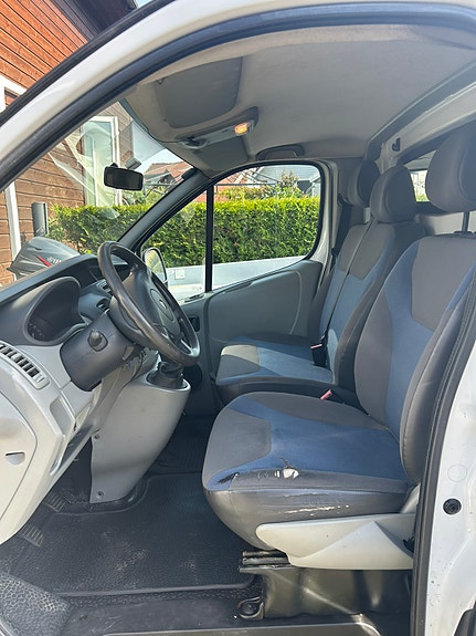 Renault Trafic 7 of 12
