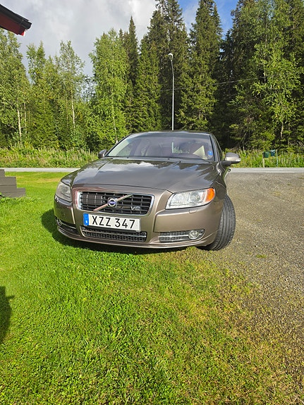 Volvo S80 2 of 9
